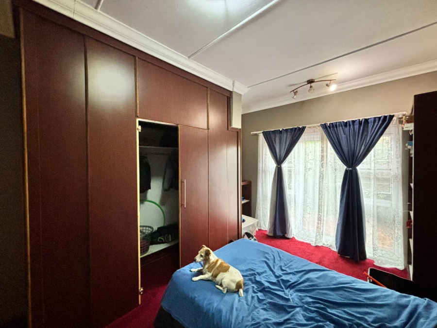 5 Bedroom Property for Sale in Flamwood North West